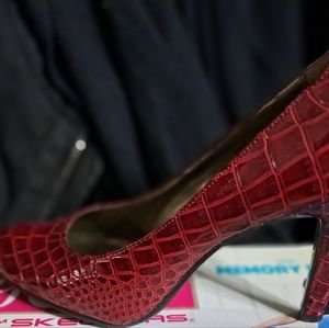 Liz Clayborne Flex High Heels